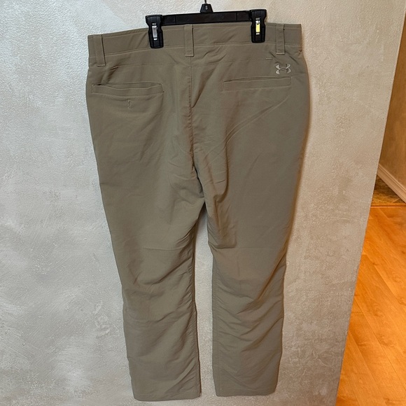 Under Armour Men's Khaki pants - Picture 4 of 4